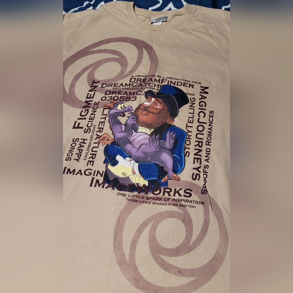 Disney world Graphic T-Shirt, Size L, Never Worn
